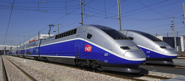 Eurail�ڬw���ҩM��������<br><span class=fontred>�C�~�Ϊ��� �̰�75���u�f</span>